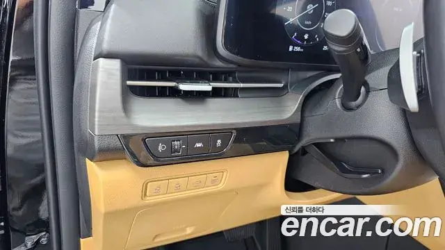 Kia Carnival 2023 — Фото 16/20