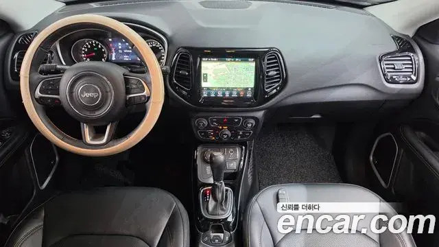 Jeep Compass 2019 — Şəkil 25/31