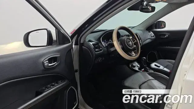Jeep Compass 2019 — Şəkil 1/31