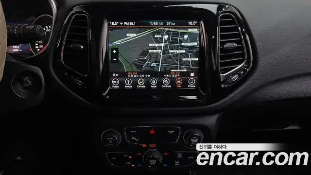 Jeep Compass 2019 — Şəkil 16/31