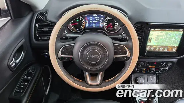 Jeep Compass 2019 — Şəkil 27/31