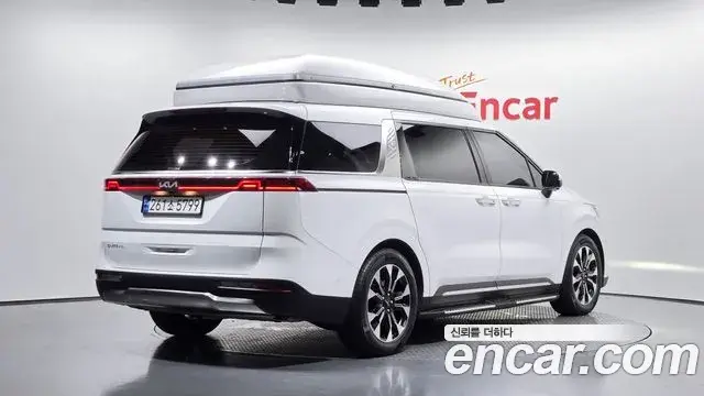 Kia Carnival 2023 — Фото 2/20