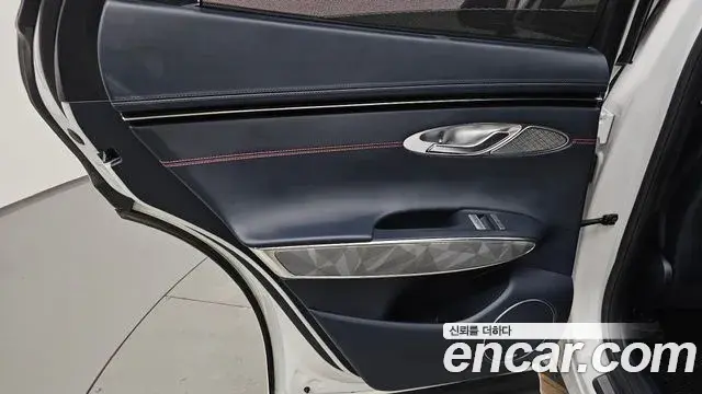 Genesis GV70 2024 — Şəkil 27/39
