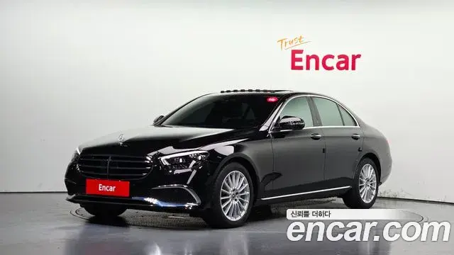 Mercedes-Benz E-Class 2021 — Фото 1/20