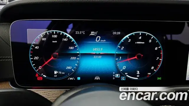 Mercedes-Benz E-Class 2021 — Фото 8/20