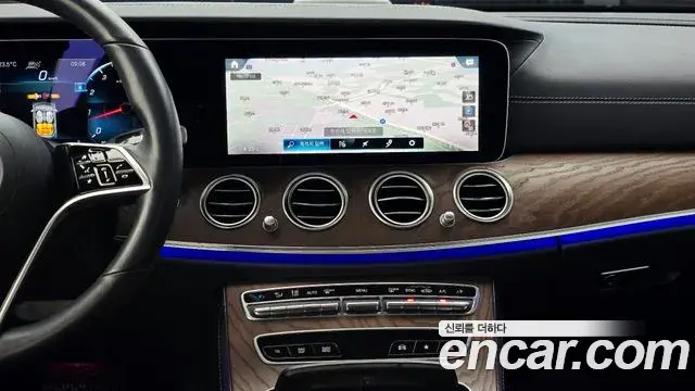 Mercedes-Benz E-Class 2021 — Фото 12/20