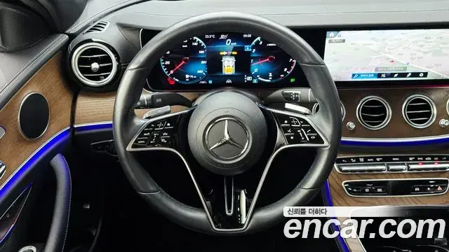 Mercedes-Benz E-Class 2021 — Фото 13/20