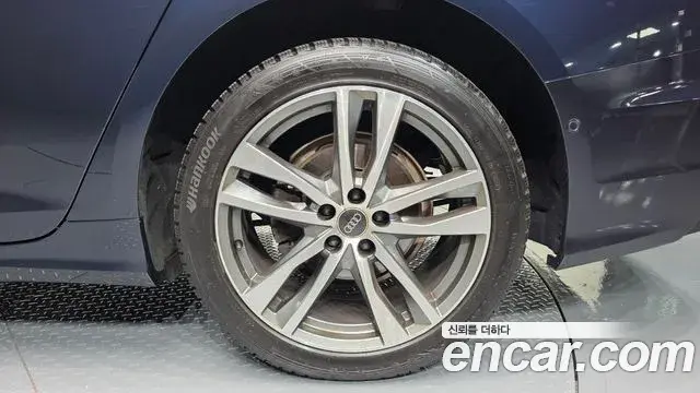 Audi A6 2022 — ფოტო 13/32