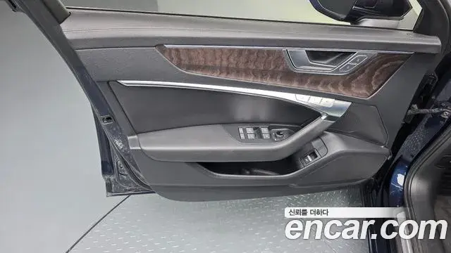 Audi A6 2022 — ფოტო 16/32
