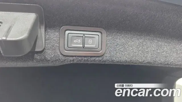 Audi A6 2022 — ფოტო 17/32