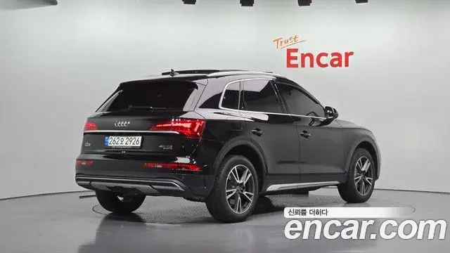 Audi Q5 2021 — Фото 2/20