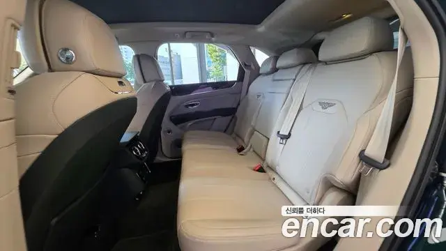 Bentley Bentayga 2024 — Şəkil 7/18