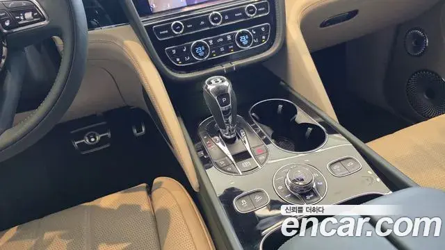 Bentley Bentayga 2024 — Şəkil 11/18