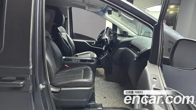 Hyundai Staria 2022 — Фото 11/20