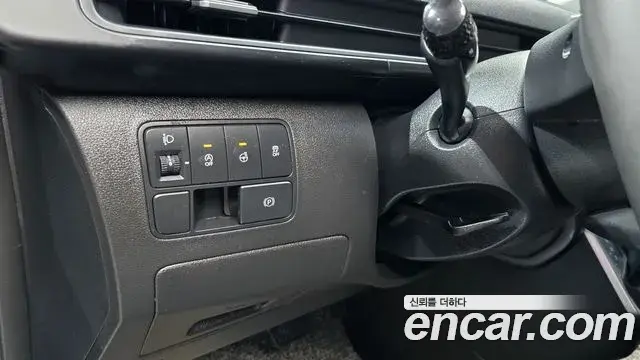 Hyundai Staria 2022 — Фото 18/20