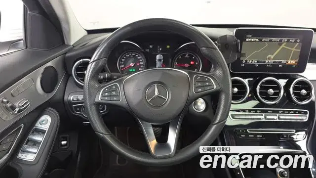 Mercedes-Benz C-Class 2018 — Фото 12/20