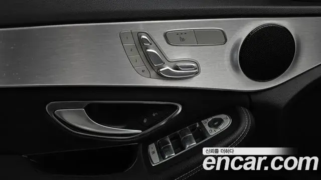 Mercedes-Benz C-Class 2018 — Фото 19/20