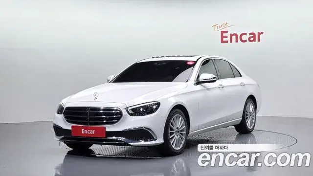 Mercedes-Benz E-Class 2022 — Фото 1/20