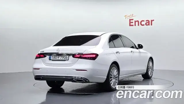 Mercedes-Benz E-Class 2022 — Фото 2/20