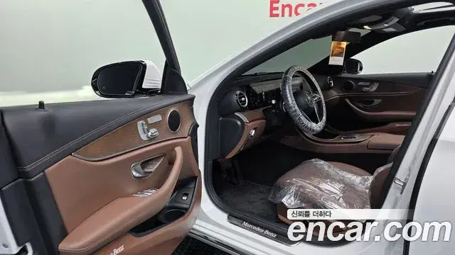 Mercedes-Benz E-Class 2022 — Фото 10/20
