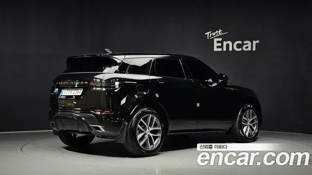 Land Rover Range Rover Evoque 2025 — Фото 1/20