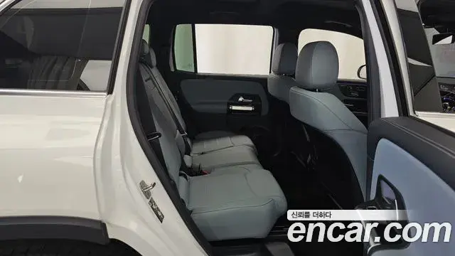 Mercedes-Benz GLB-Class 2025 — Şəkil 12/20