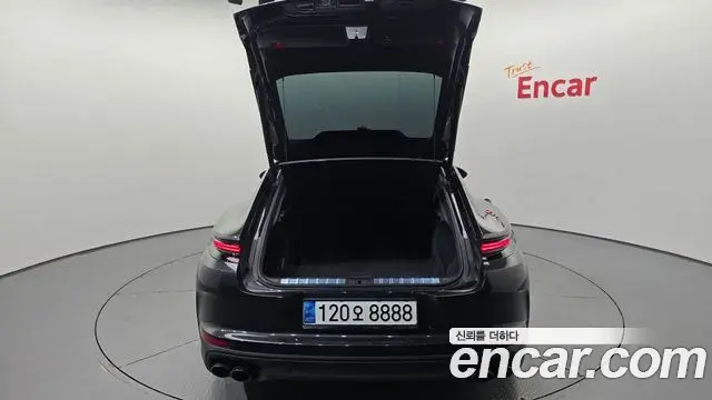 Porsche Panamera 2024 — Фото 18/20