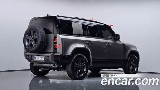Land Rover Defender 2025 — Фото 2/20