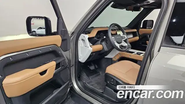 Land Rover Defender 2025 — Фото 10/20
