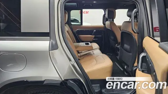 Land Rover Defender 2025 — Фото 11/20