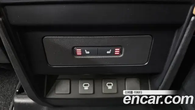 Land Rover Defender 2025 — Фото 15/20