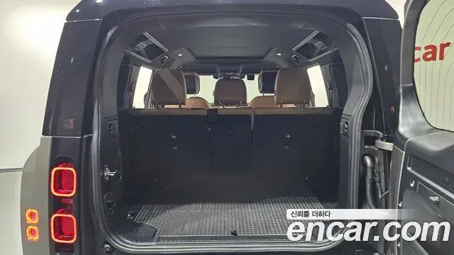 Land Rover Defender 2025 — Фото 20/20