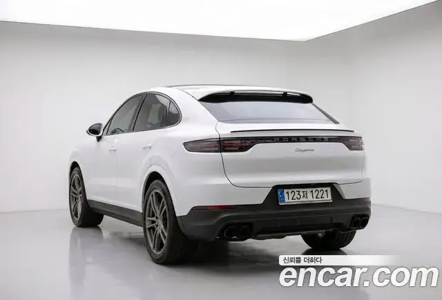 Porsche Cayenne 2023 — Фото 10/20