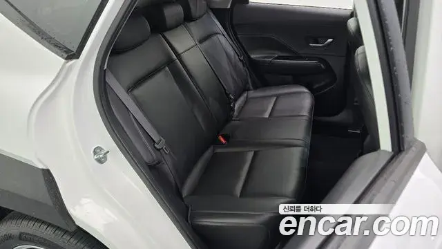 Hyundai Kona 2023 — Фото 11/20