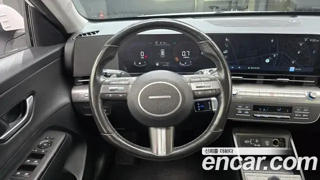 Hyundai Kona 2023 — Фото 13/20