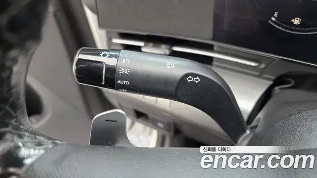 Hyundai Kona 2023 — Фото 18/20