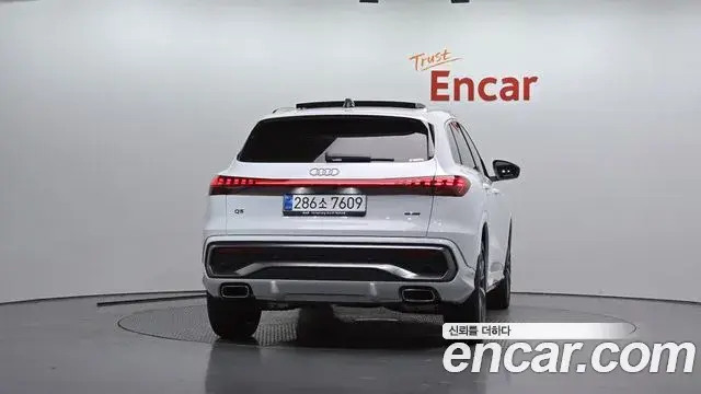 Audi Q5 2025 — Фото 4/20