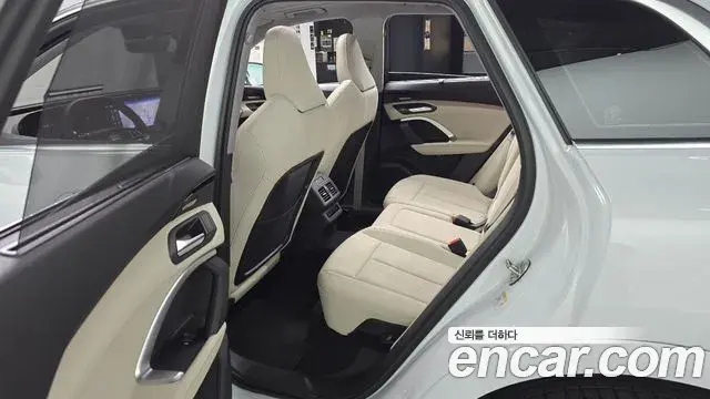 Audi Q5 2025 — Фото 11/20