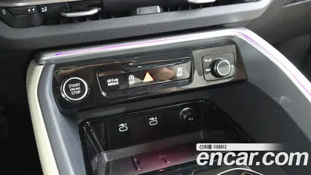 Audi Q5 2025 — Фото 12/20