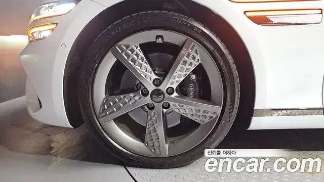 Genesis Electrified G80 2024 — Фото 5/20