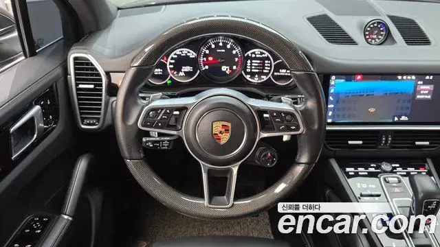 Porsche Cayenne 2020 — Фото 13/20