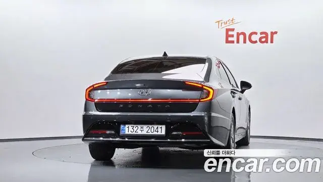 Hyundai Sonata 2022 — Фото 4/20