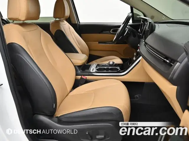 Kia Carnival 2020 — Фото 8/20