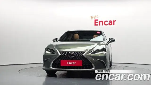 Lexus ES300h 2023 — Şəkil 3/20