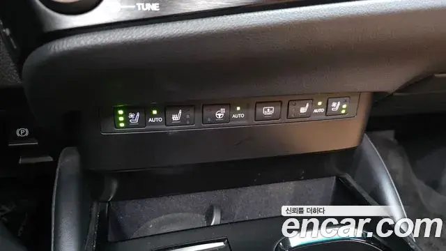 Lexus ES300h 2023 — Şəkil 16/20