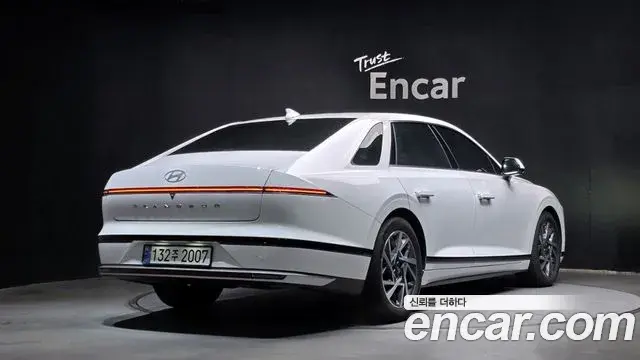 Hyundai Grandeur 2023 — Фото 2/20