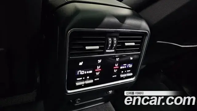 Porsche Cayenne 2019 — Фото 17/20
