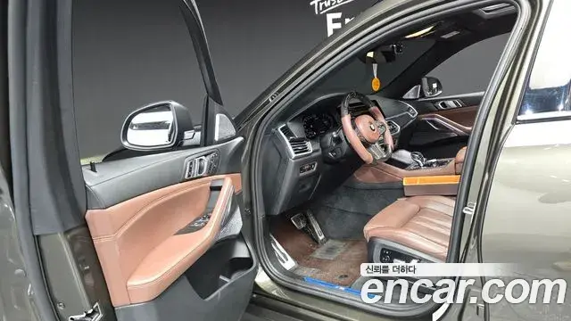 BMW X6 2022 — Фото 10/20