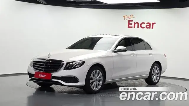 Mercedes-Benz E-Class 2019 — Фото 1/20