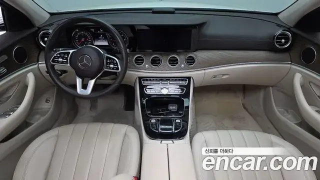 Mercedes-Benz E-Class 2019 — Фото 7/20